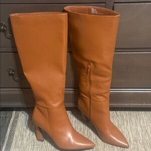 Elegant Tan Knee-High Women's Boots